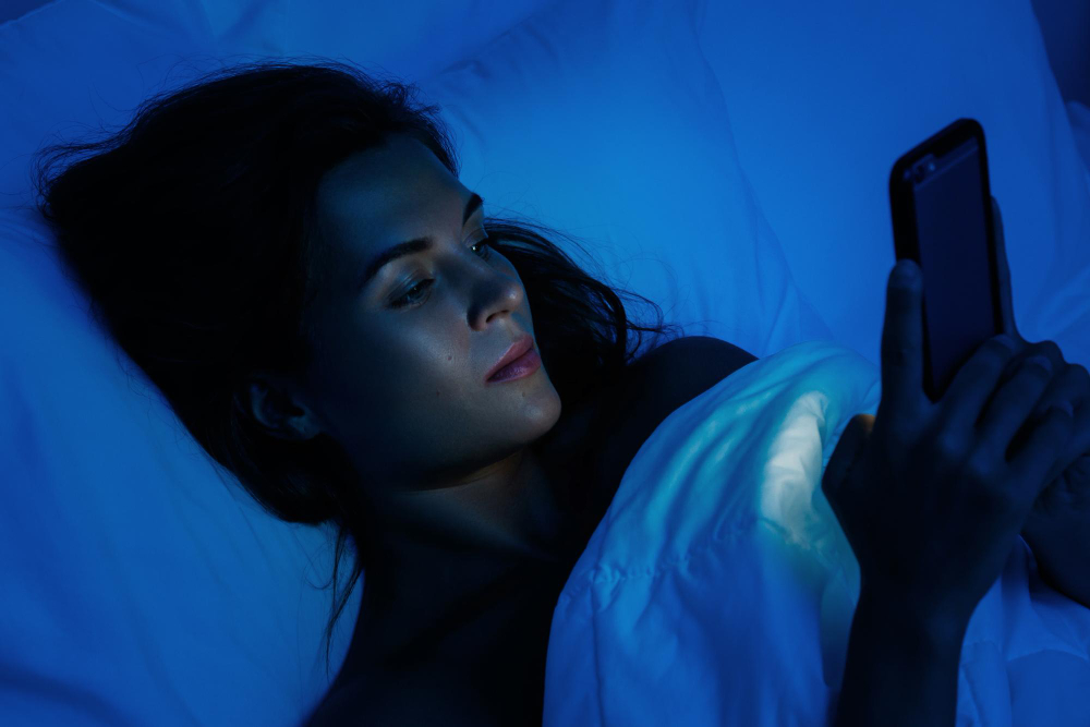 Impactul utilizării telefonului înainte de culcare asupra somnului